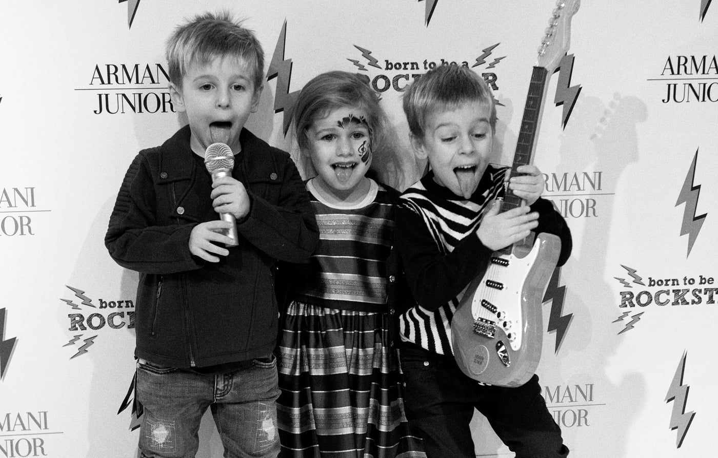 Looking back at the festive faces of Born to be a Rockstar - the Armani Junior Event held at the Emporio Armani Flagship Store in Milan.
Behind the scenes. Riccardo Polcaro, fotografo moda bambino.