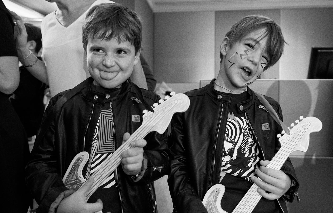 Looking back at the festive faces of Born to be a Rockstar - the Armani Junior Event held at the Emporio Armani Flagship Store in Milan.
Behind the scenes. Riccardo Polcaro, fotografo moda bambino.