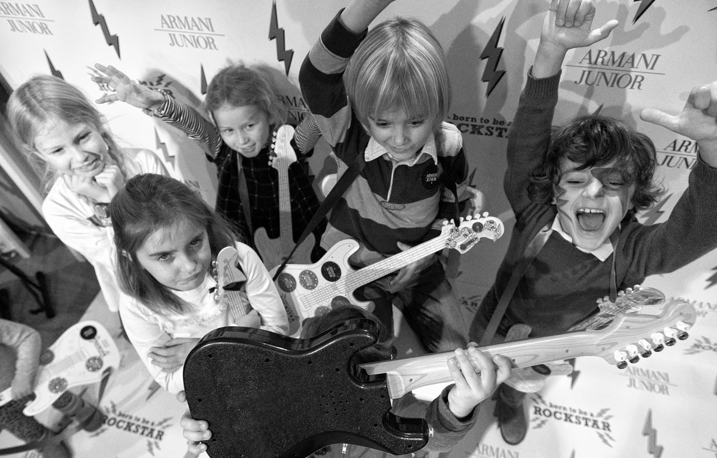 Looking back at the festive faces of Born to be a Rockstar - the Armani Junior Event held at the Emporio Armani Flagship Store in Milan.
Behind the scenes. Riccardo Polcaro, fotografo moda bambino.